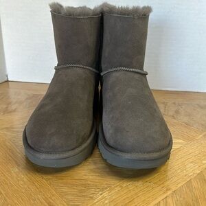 NEW! UGG Winter ❄️ Boots gray size 7